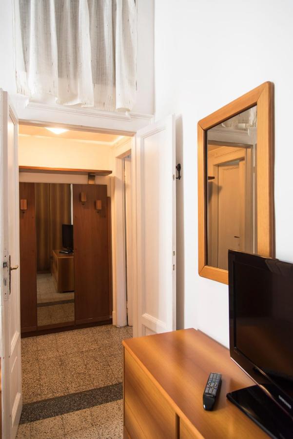 Peaceful Court Apartment In Shopping District Milánó Kültér fotó
